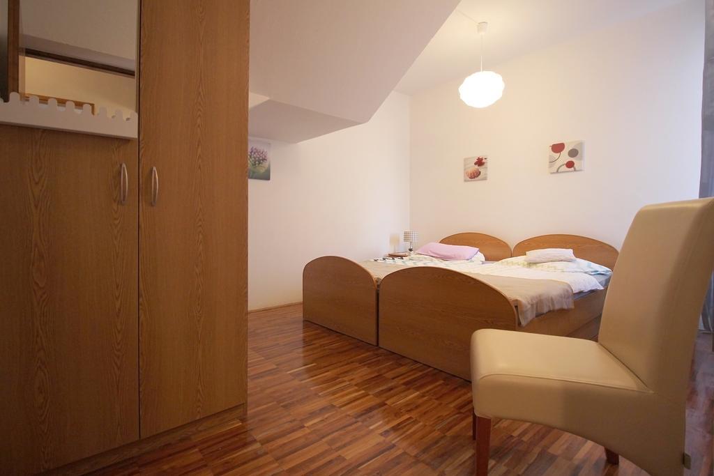 Apartment Andrea Baška Voda Εξωτερικό φωτογραφία